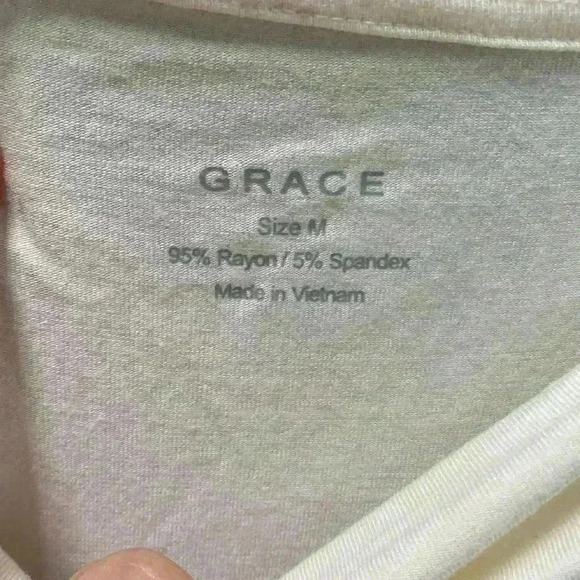 Grace ivory sleeveless top NWT - Picture 3 of 4